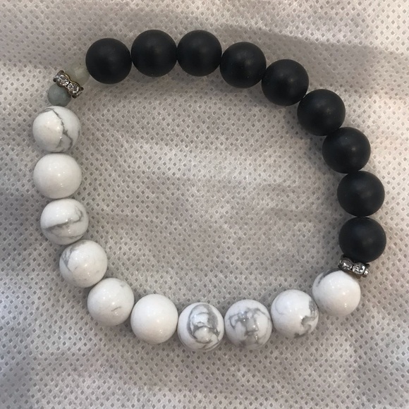 Beaded Stone Bracelet - Picture 1 of 2